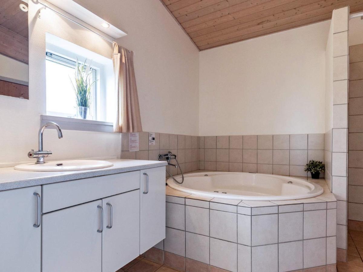 8 Person Holiday Home In Fåborg Exteriér fotografie